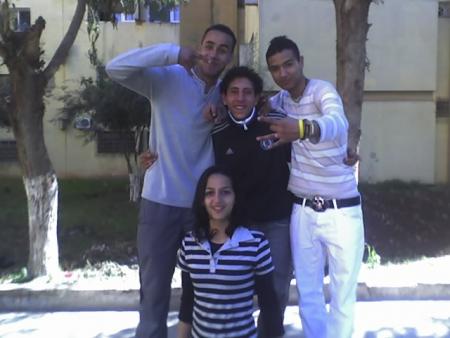 c'est moi  et nizar  sarita  et chirif  klika msad3a  ??????
