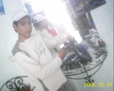 hi les meuf  laisse  vous  commentaire