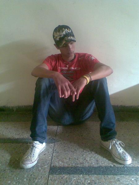 c'est moi en monde mghayame lol  laiss vs comm's les amis?