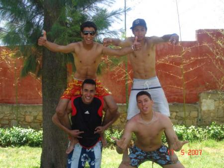 c'est  chirif et  gabo  moi  and  reda  hhh  tro  styl fashion