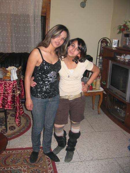 c'est  jihan et wafae had jouje toubiya ou saf�  wa3333333333 les meuf  de hay anas 3  lol