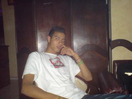 c'est moi  ou  barb�kuio house  toujour f had caf�  moot