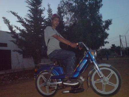 c'est moi  avec le 103  wa lol  akhouti  mes  mabihach   mdr