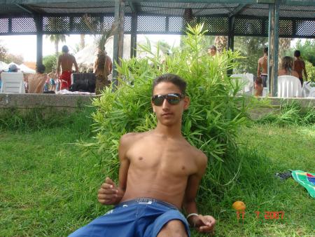 mon couzin hassan             hassan_twix@remix.dj