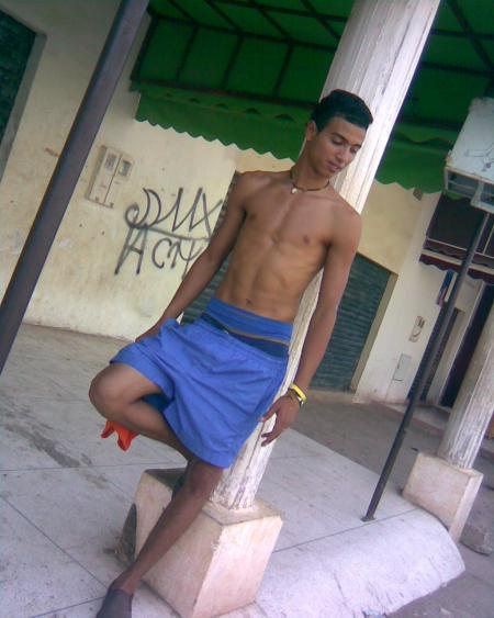 c'est moi b-boy ruflex saad  fotwork libghani ya9sadnni??????bghini wala krahnni  fuck bozabale