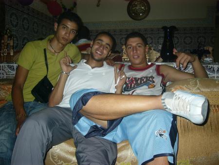 peace   al 3achran hna 3chran  hta l moutte  reda  charif moi  ou fuck l3adyan hada howa chi3ar