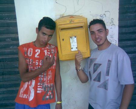 c'est mon pote   simo jbina  sat mfarwah ?????