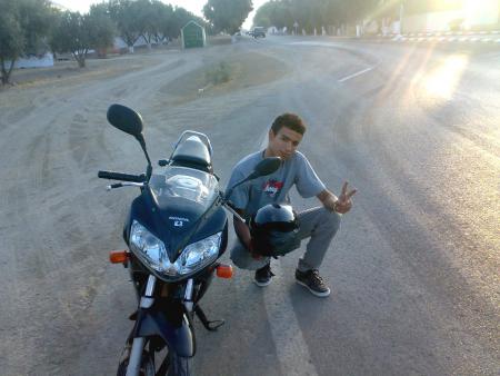 toujour saad++moto ana manatfakch m3a les moto hta lakfan lol???