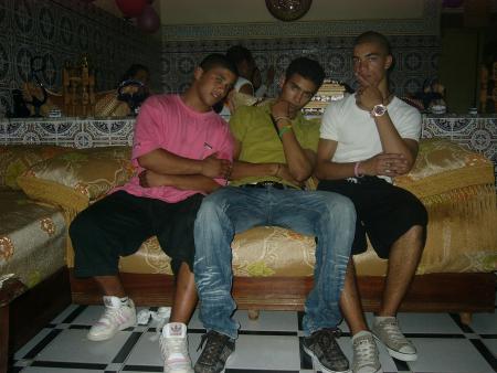 des memont inobliable mes  kole sat cha9 tri9o  ou taychouf mosta9balo    wlad darb basala et dingo?????