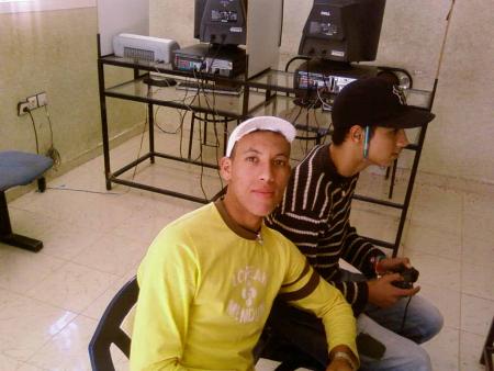 ana  chad stoun m3a match ou howa tayaposs�  maskin  ghayakhsar