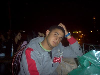 olalala   c'est  saad  un  ami drafat 9rite anawiyah f 4�me adyall�  peace ??