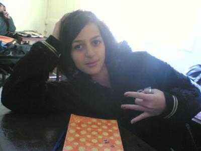 une meuf  de mon l�cy vraiment adorable  imable kolchi 3ando 3ziza peace r�sst comme �a ne change po